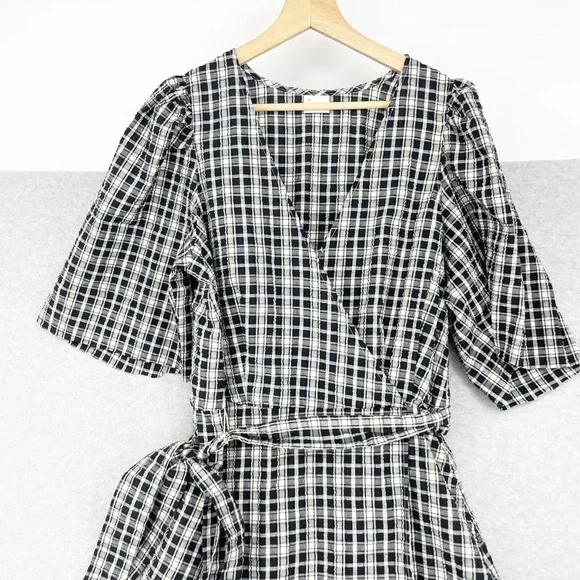 black and white modest dress Elegant Black & White Eye Printed Maxi Dress for Women  Modest & Styl   FineLook